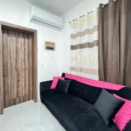 The Hazel Penthouse With Private Jacuzzi דירה *