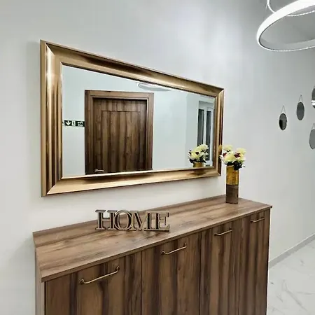 The Hazel Penthouse With Private Jacuzzi דירה *