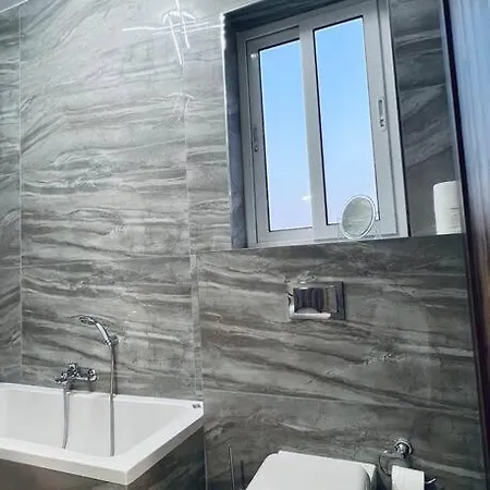 The Hazel Penthouse With Private Jacuzzi *
